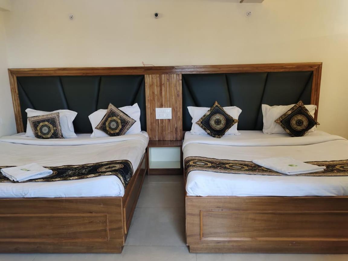 Hotel Hans Shimla Buitenkant foto